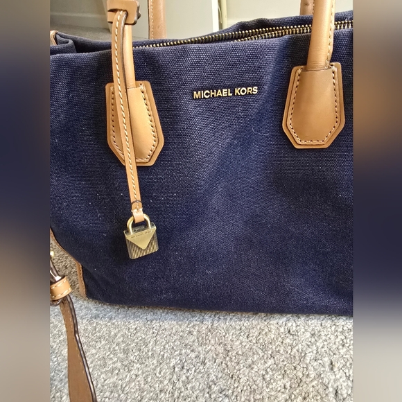 Michael Kors Mercer Large Canvas Leather Concertible Tote Navy Cream Tan - Picture 5 of 16